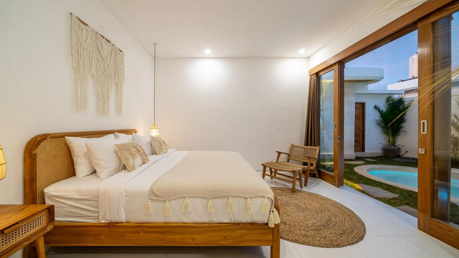 Bali Bliss - Dip Into Paradise Brand New 2Bdr Villa With Private Pool Kerobokan  Indonesia